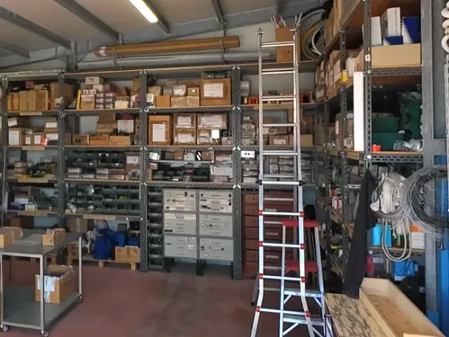 Magazzino ricambi e attrezzature di I.M.A. Ascensori a Ragusa